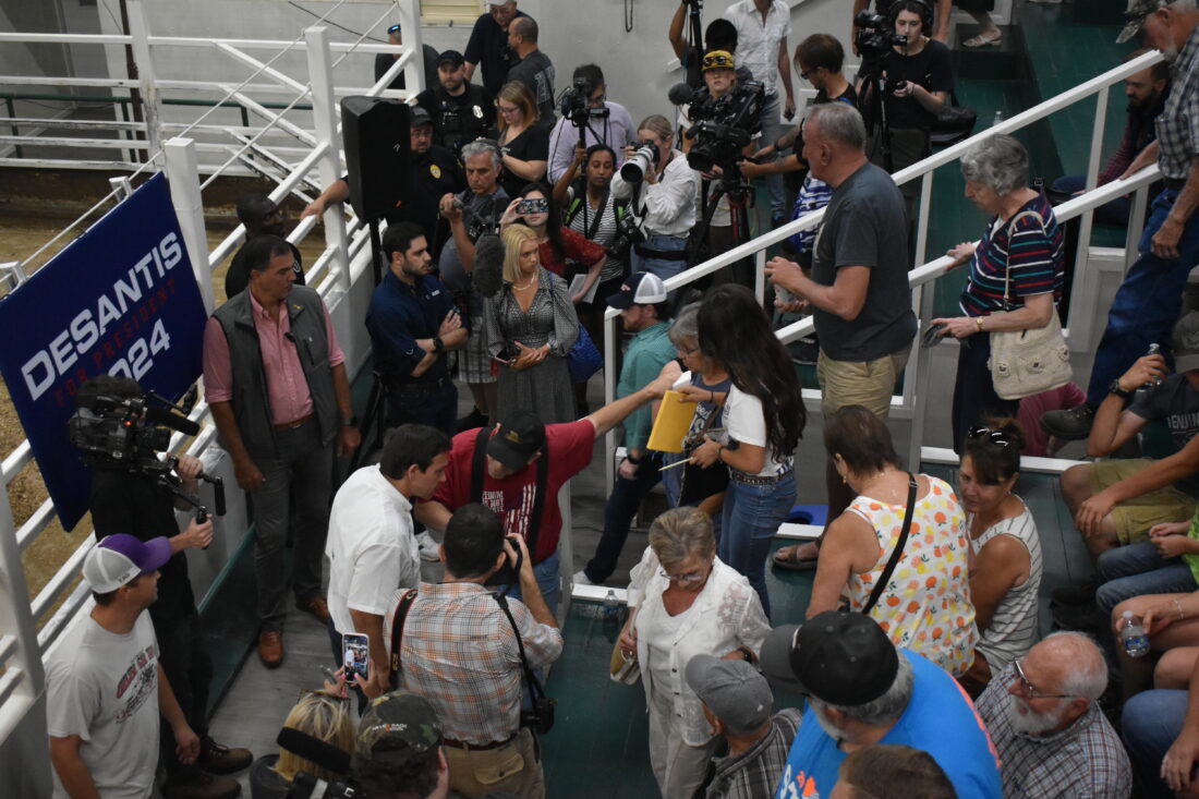 DeSantis visits Tama Livestock Auction News, Sports, Jobs Times